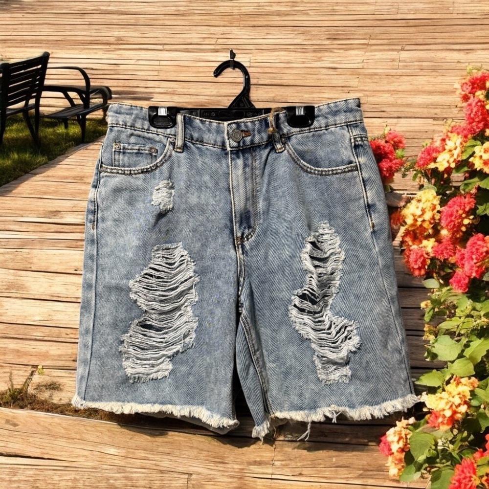 NWT Indigo Rein Acid Wash Distressed Denim Shorts
